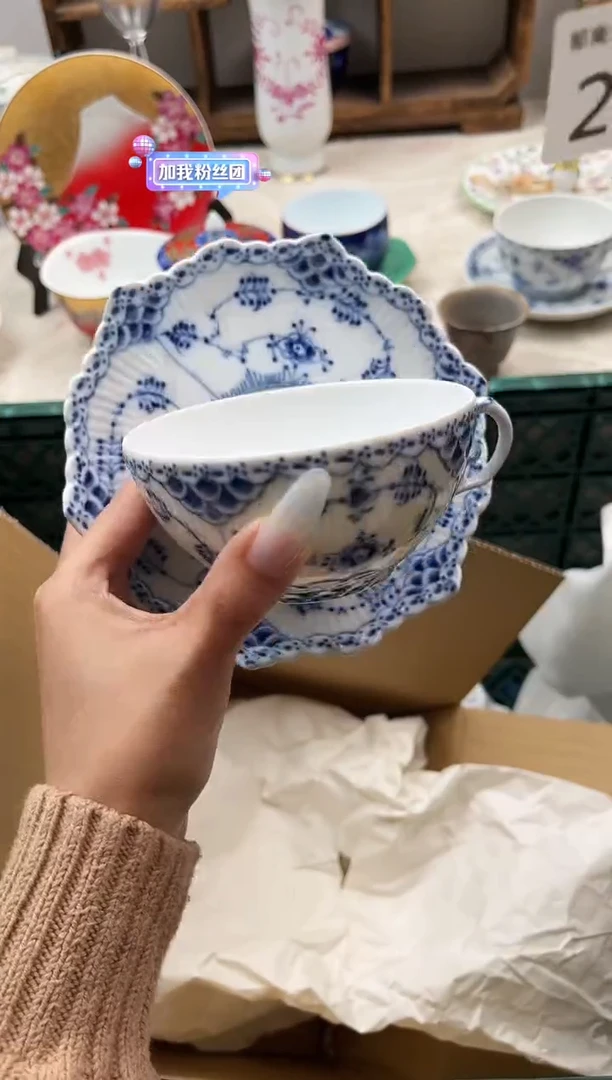 怎****雨E          275