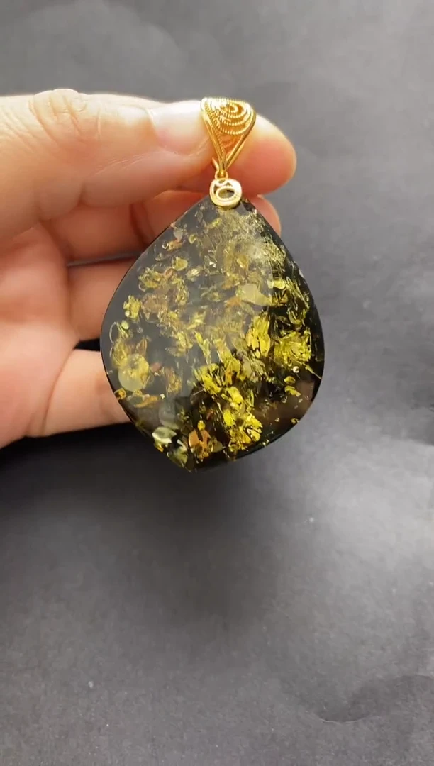 裸石琥珀未镶嵌吊坠