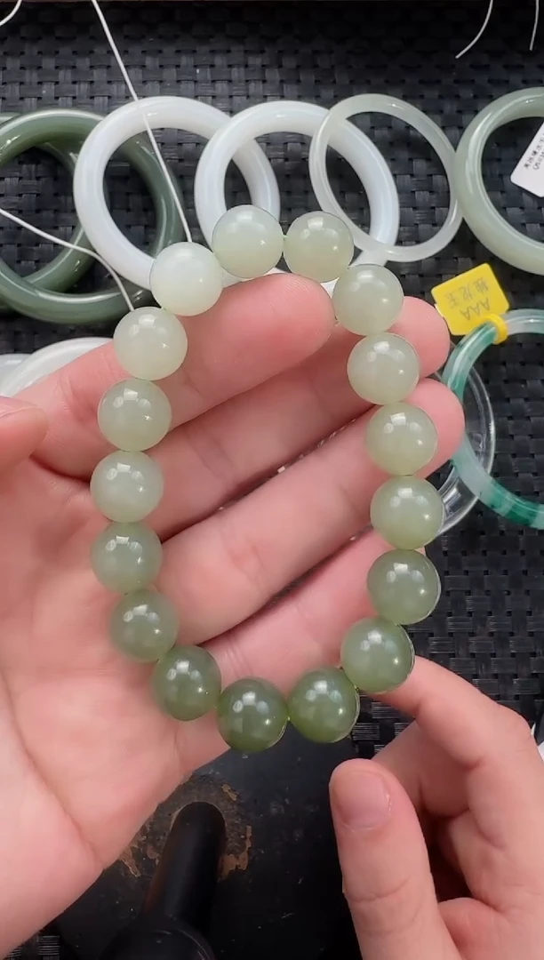颈饰未镶嵌和田玉12晴水渐变色手串