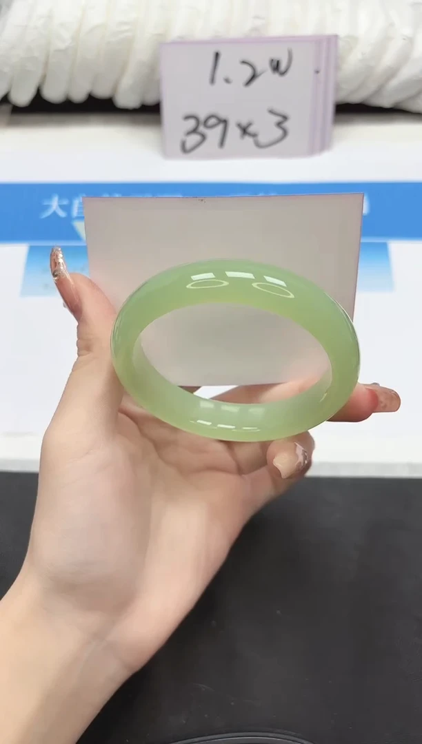 未镶嵌手镯石英质玉164-60