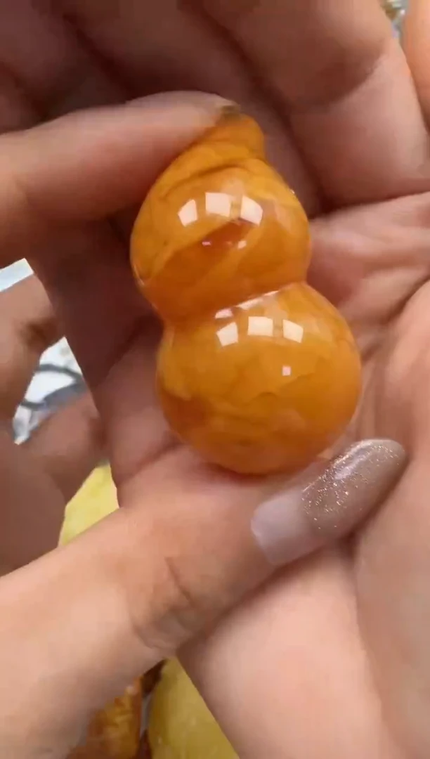 裸石琥珀未镶嵌如图