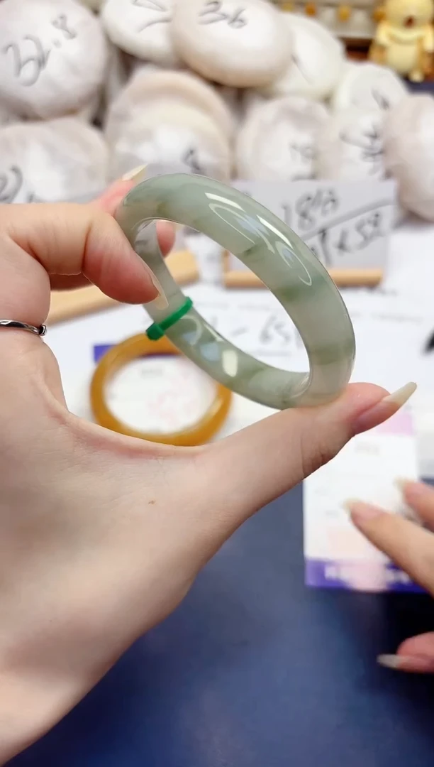 石英质玉手镯未镶嵌3-天山翠-圈口58