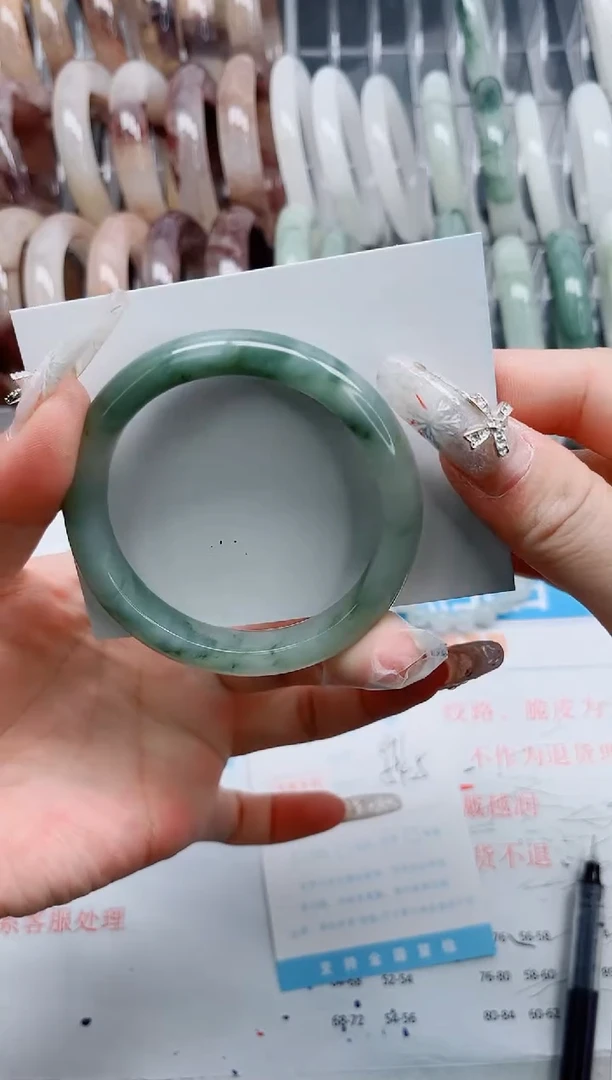 【闪购商品】石英质玉手镯未镶嵌A291-54.5