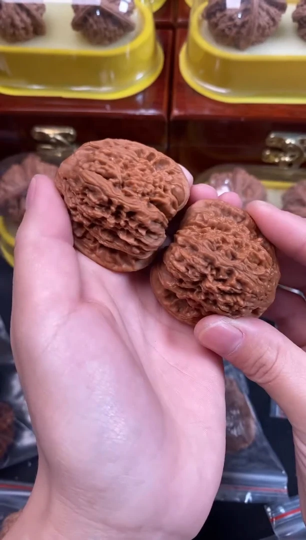 把件文玩核桃南疆石43尺Q696