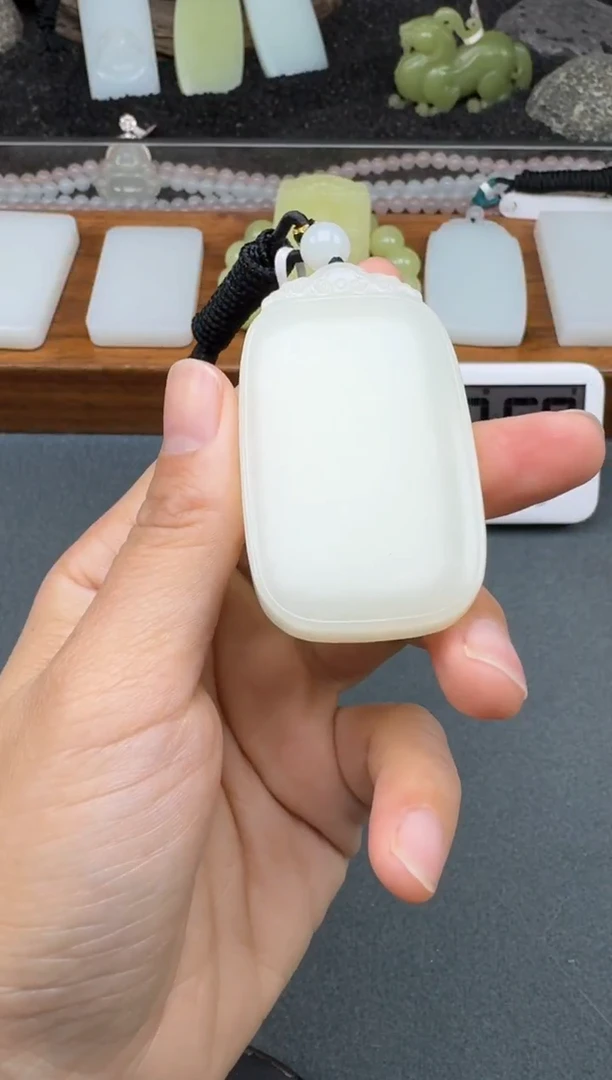 颈饰未镶嵌和田玉2