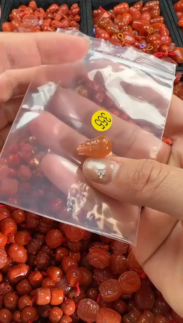 【闪购商品】南红玛瑙颈饰未镶嵌1