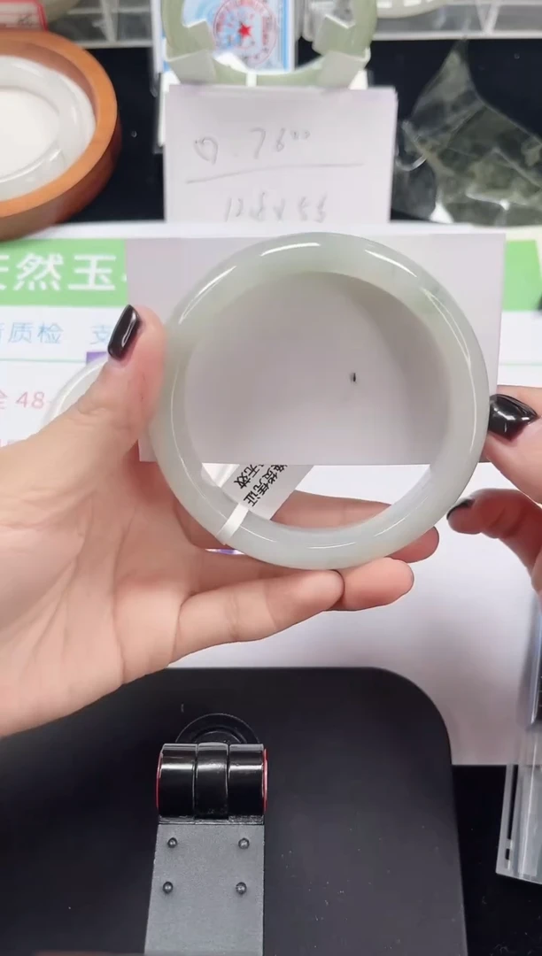 未镶嵌手镯石英质玉94-61/62