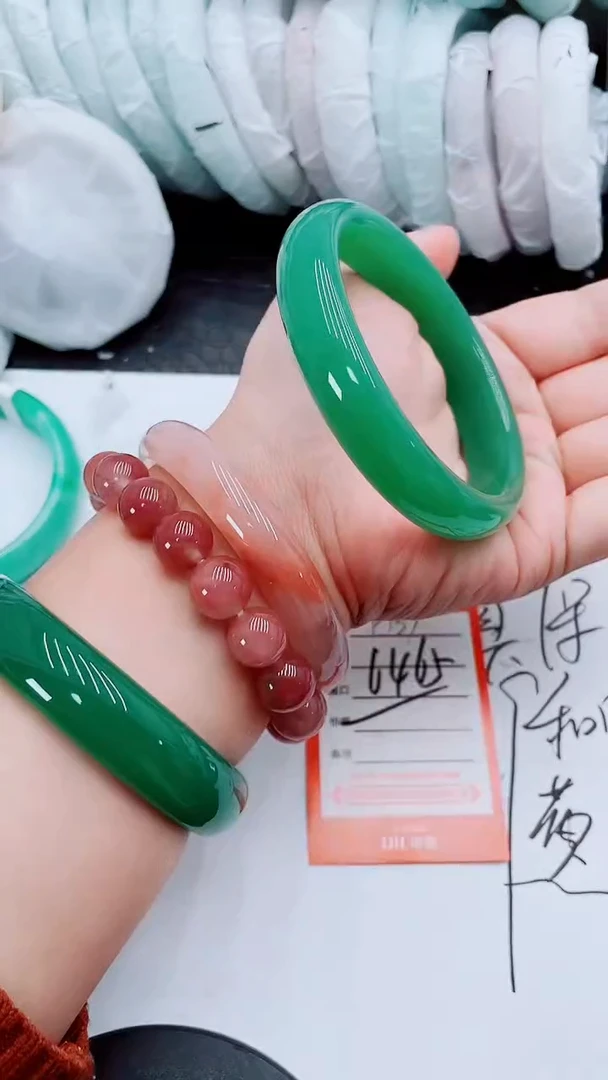 【闪购商品】石英质玉手镯未镶嵌P157-65-64