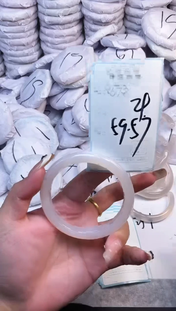 手镯玛瑙/玉髓未镶嵌673