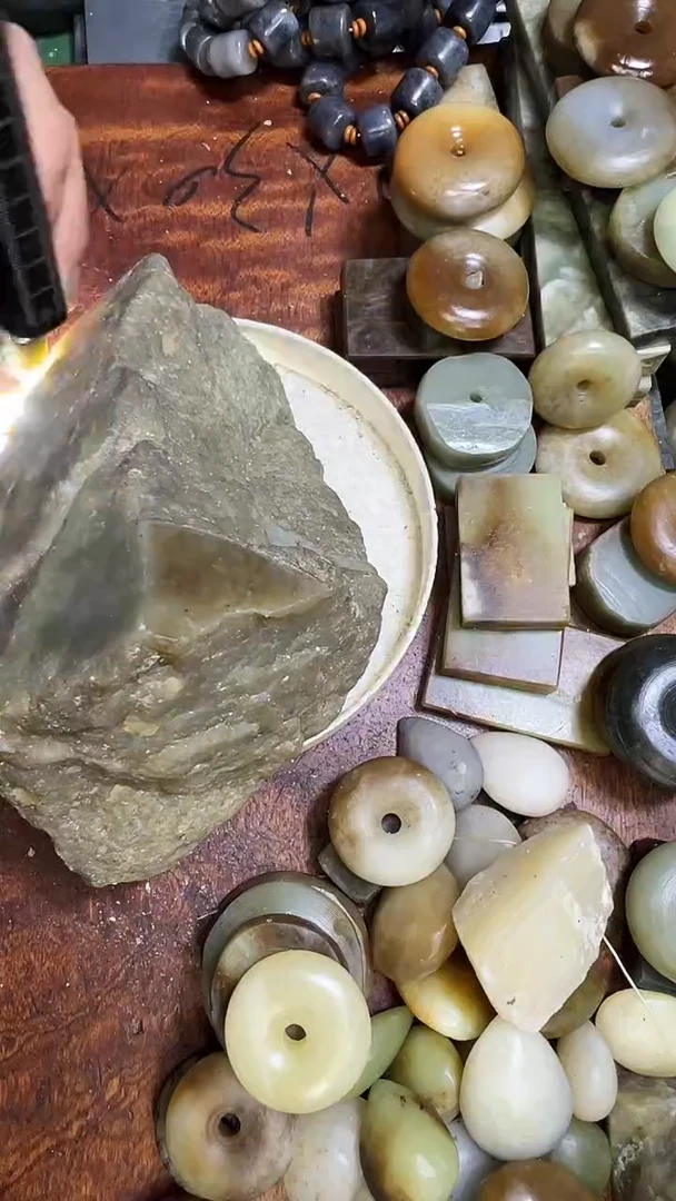 未镶嵌和田玉珠宝半成品1