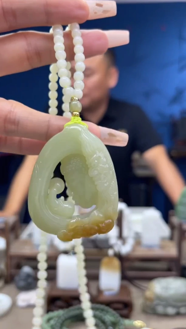 和田玉未镶嵌颈饰1