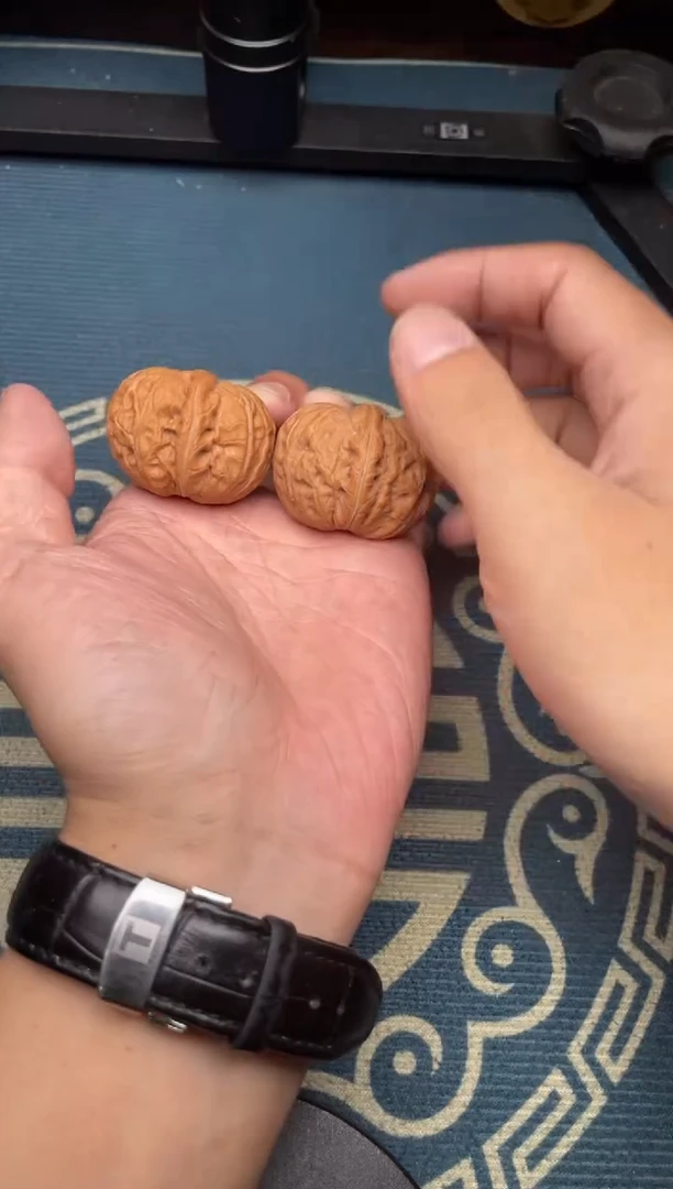 文玩核桃吊坠元宝38+