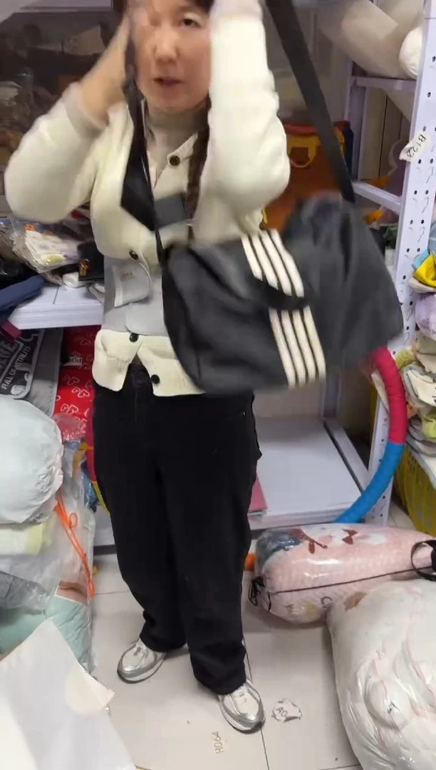 PVC点点小红心 关注主播