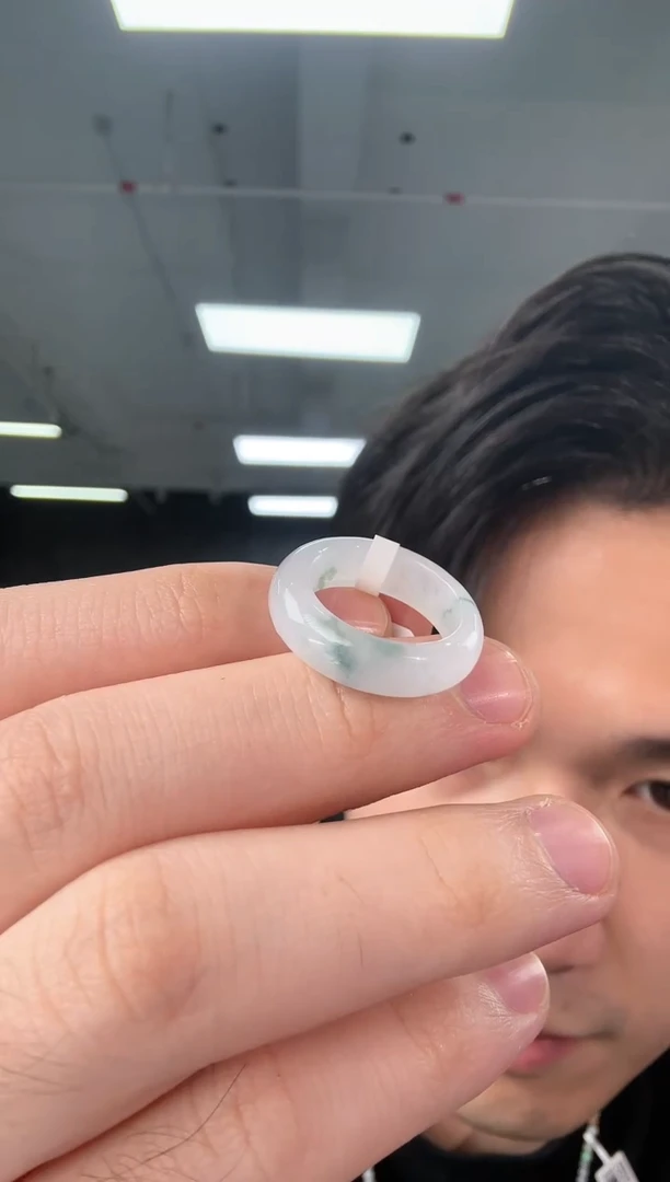 未镶嵌戒指翡翠L****W翡翠戒圈11#