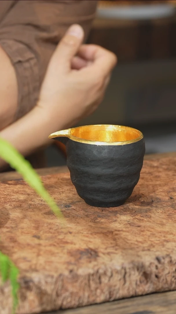 铁包金螺旋纹公道杯