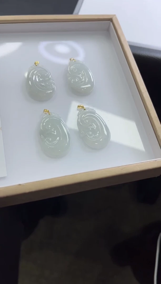 【闪购商品】翡翠颈饰18K金镶嵌M115多样性发一件/配绳子