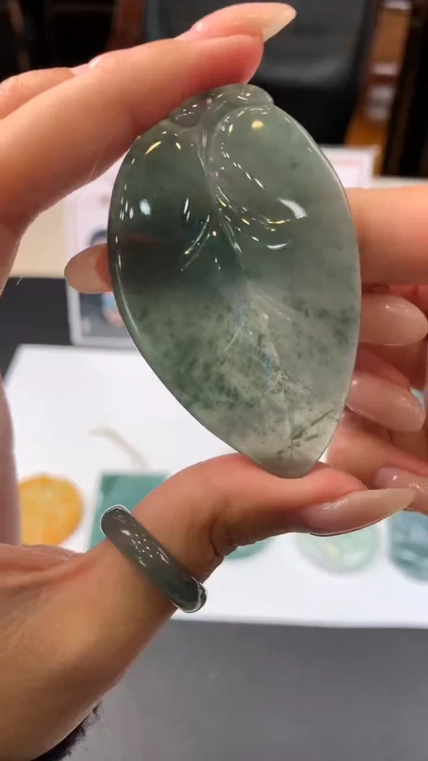 【闪购商品】定制翡翠未镶嵌不退不换随机发CMH1件-A