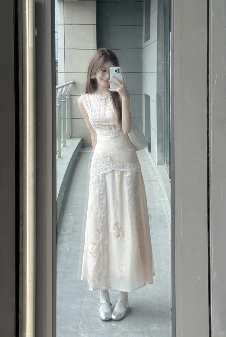 法式温柔甜美风粉色蕾丝无袖连衣裙设计感漂亮独特收腰气质长裙子