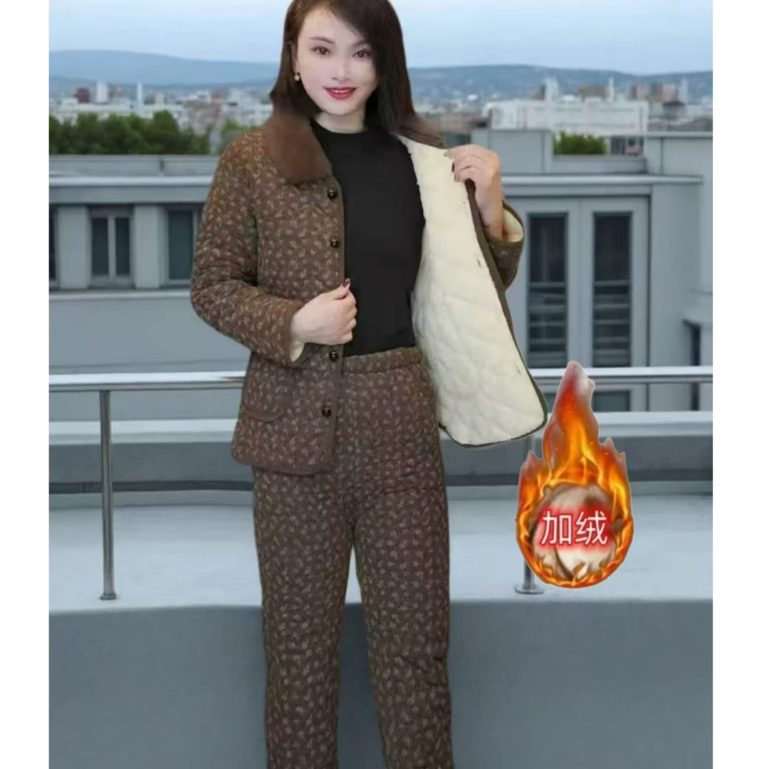 中老年女装外套秋冬中老年加厚翻领领棉服高腰加绒