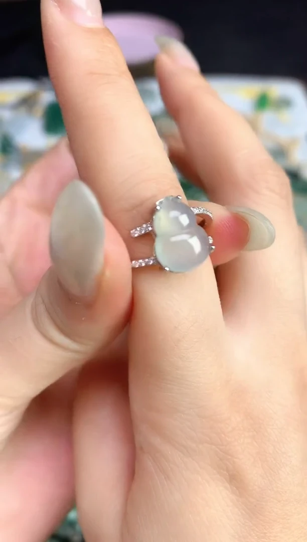 颈饰银S925镶嵌翡翠2025110502