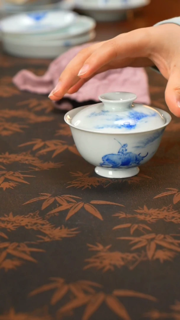 王志伟青花牧童骑牛盖碗