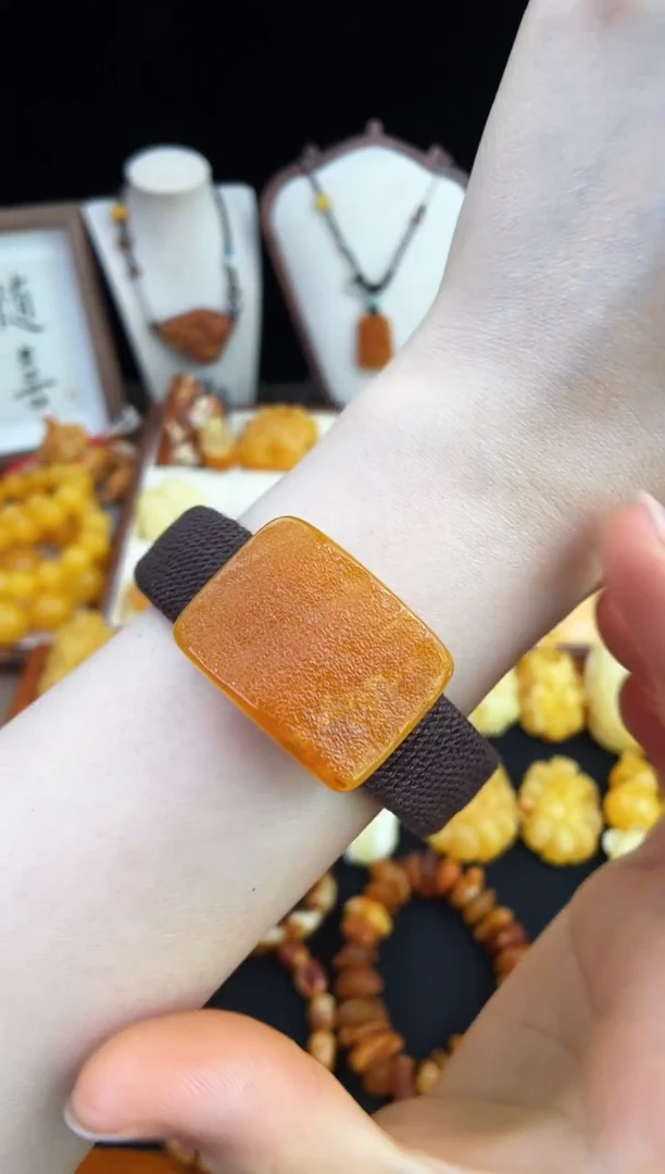 未镶嵌琥珀珠宝奇石柒月