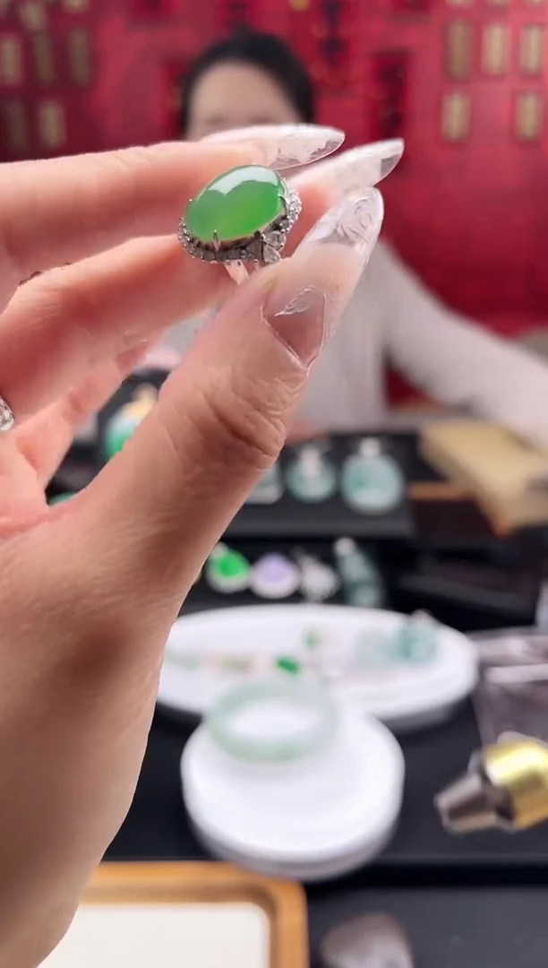 【闪购商品】翡翠戒指18K金镶嵌戒指