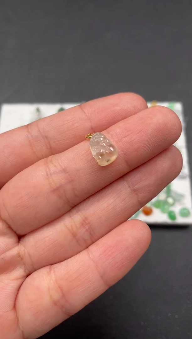 吊坠(不含链)18K金镶嵌翡翠一个  P560