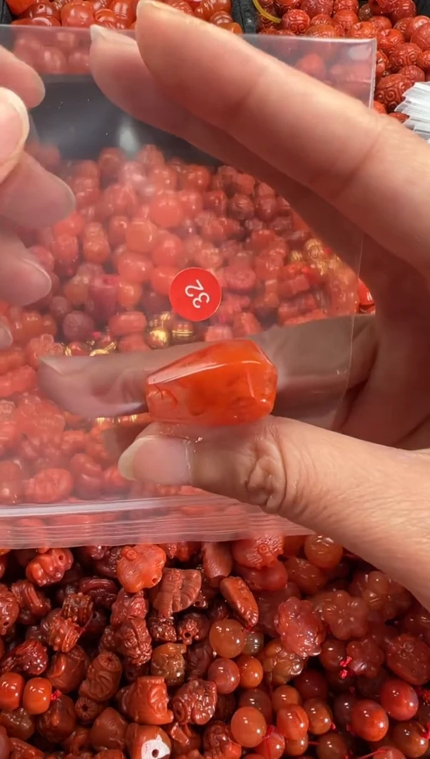 【闪购商品】南红玛瑙颈饰未镶嵌1