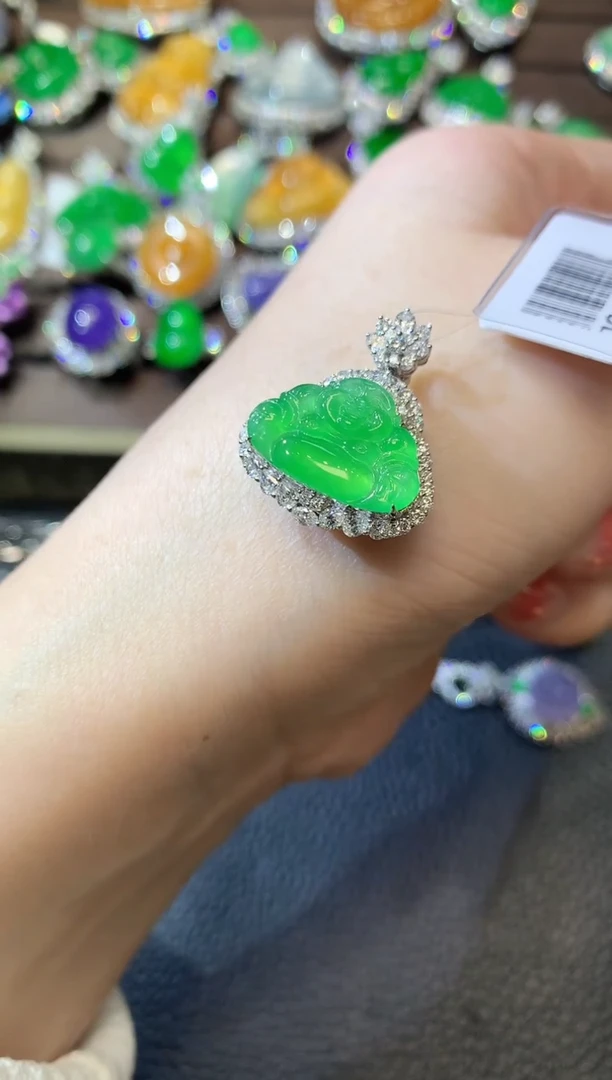 【闪购商品】翡翠吊坠(不含链)18K金镶嵌C91