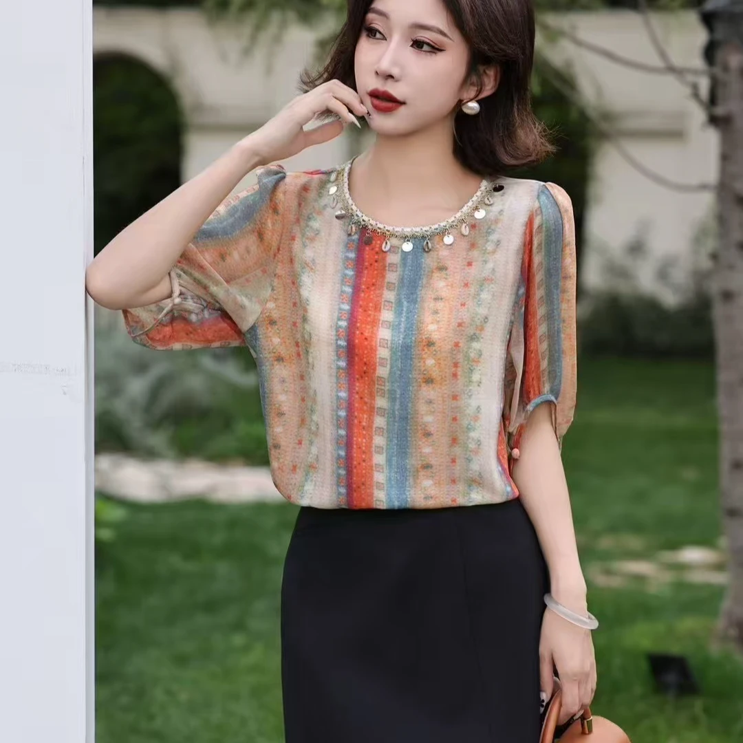 碎花圆领短袖夏季刺绣衬衫时尚小衫洋气上衣气质休闲宽松幂式穿搭