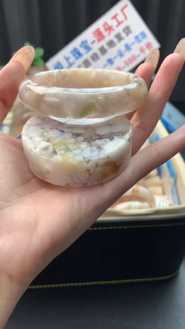未镶嵌手镯石英质玉（59圈口）赠送镯心