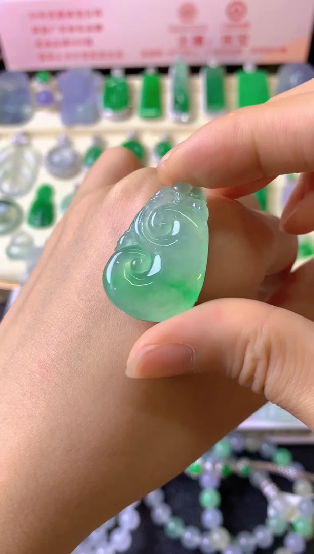 未镶嵌定制翡翠N****e裸玉（客户意向镶嵌）