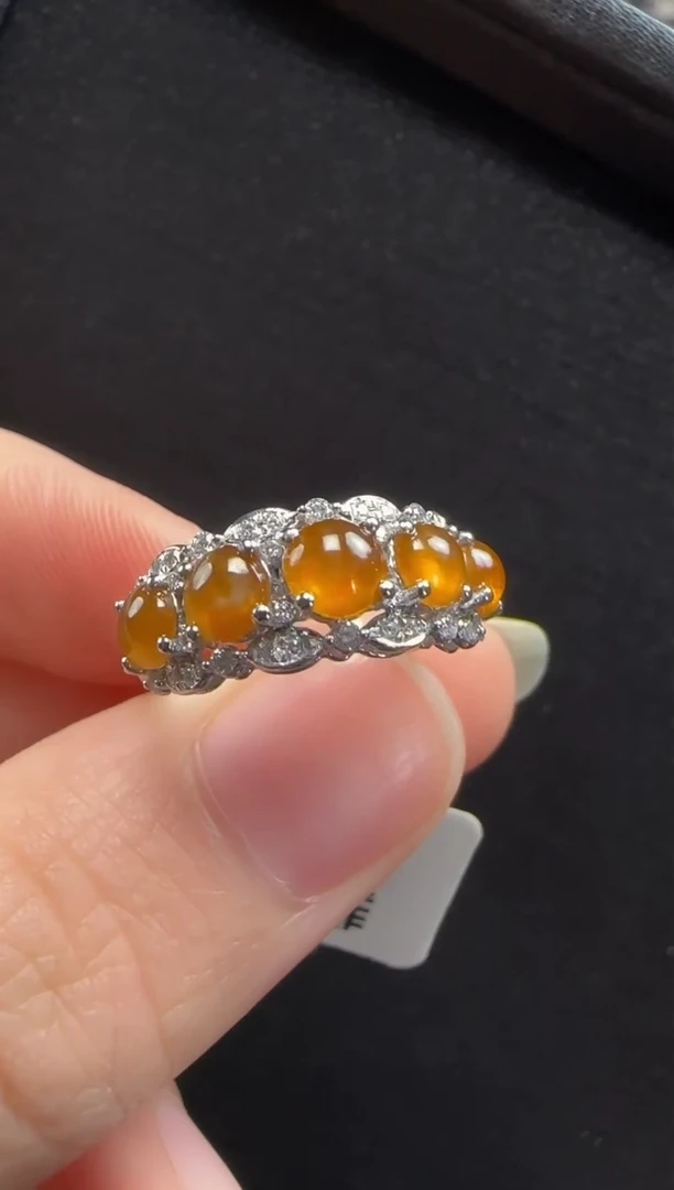 【闪购商品】翡翠戒指18K金镶嵌359蛋面一枚