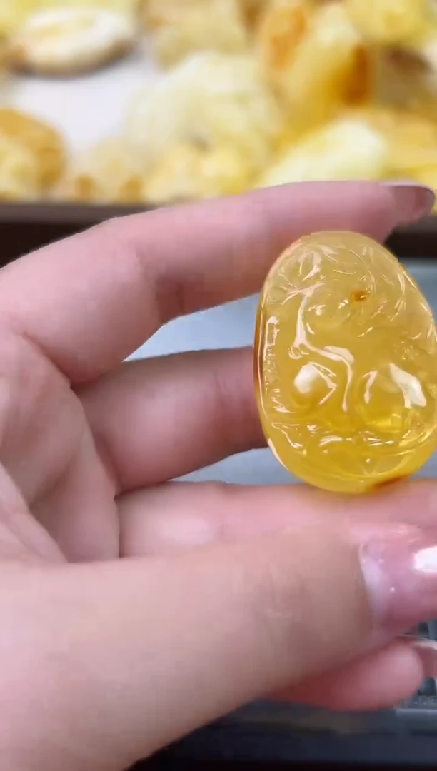 未镶嵌蜜蜡裸石琥珀蜜蜡吊坠