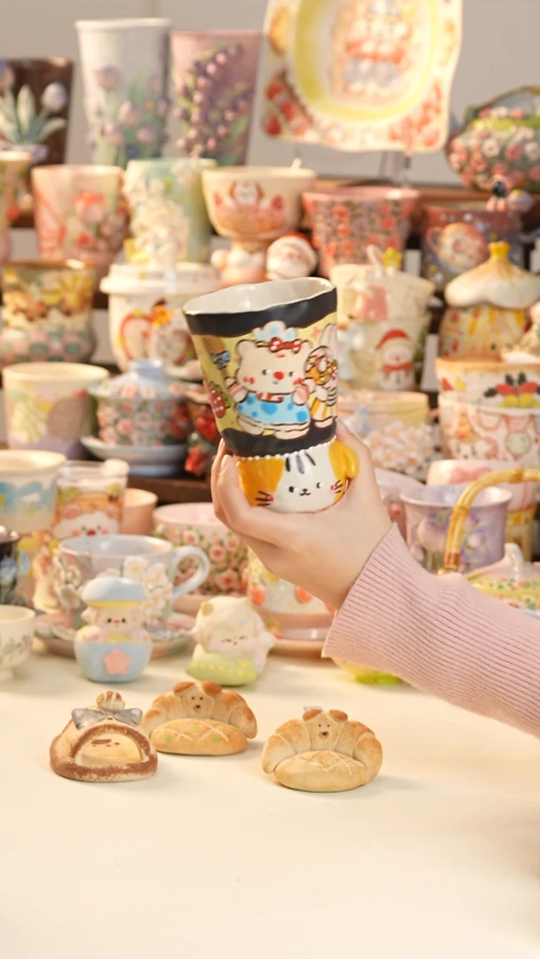 摆件陶景德镇釉下彩手绘设计师款陶瓷