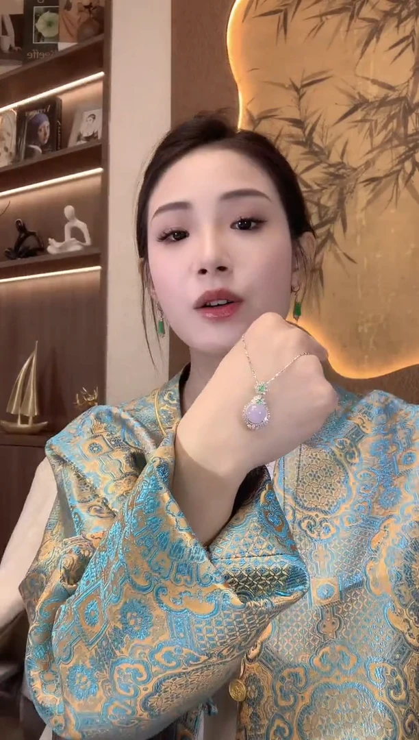 【闪购商品】翡翠吊坠(不含链)18K金镶嵌A30紫货有一定色差