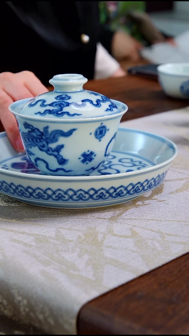 【闪购商品】宣和窑青花狮子滚绣球盖碗+狮子滚绣球壶承