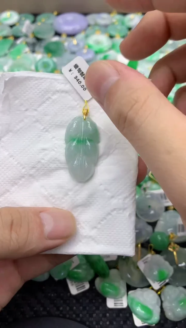 颈饰未镶嵌翡翠天然缅甸翡翠A货