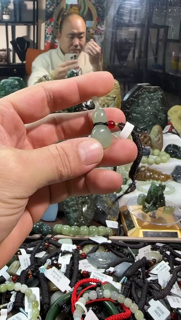 颈饰未镶嵌和田玉小葫芦