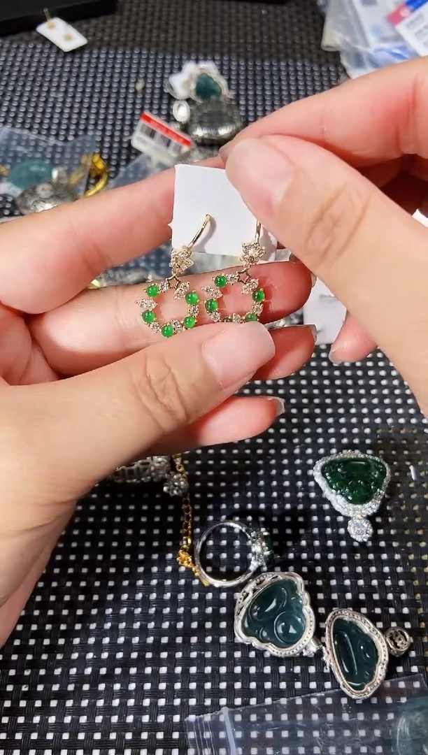 翡翠未镶嵌耳饰1111111111