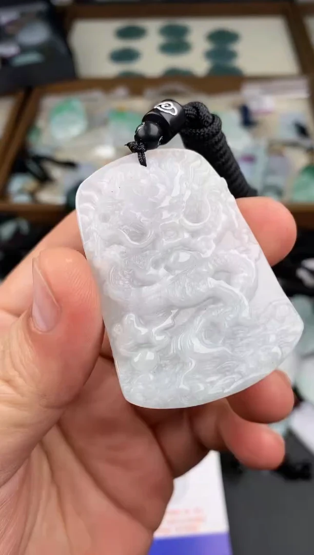 【闪购商品】翡翠颈饰未镶嵌  天然翡翠，一物一图