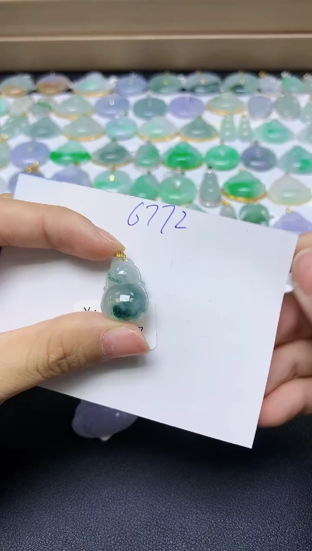 翡翠18K金镶嵌颈饰天然自然緬甸A貨翡翠