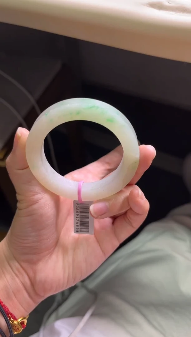 未镶嵌手镯定制翡翠水蜜桃