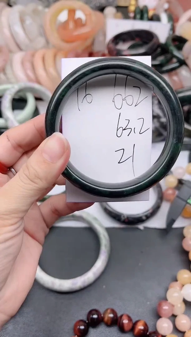 未镶嵌手镯石英质玉662