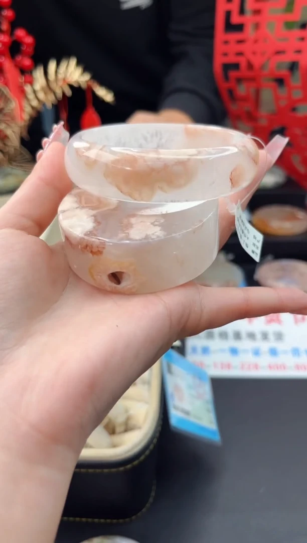 【闪购商品】石英质玉手镯未镶嵌赠送镯心（59圈口）