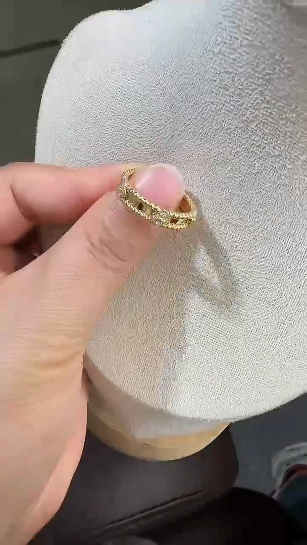 18K金镶嵌戒指钻石17圈