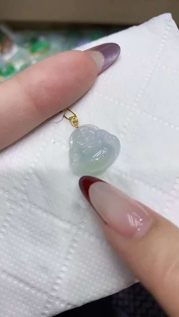颈饰18K金镶嵌翡翠1111111111