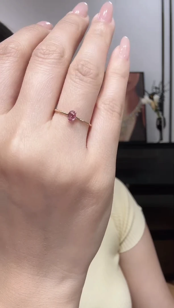 戒指18K金镶嵌钻石粉蓝宝竹节戒指TG