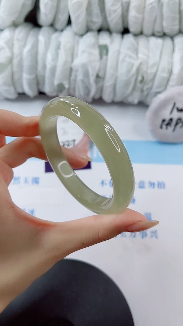 未镶嵌手镯石英质玉多样性发货V228